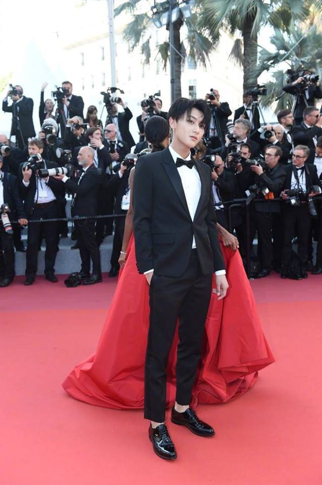 Nổi đình đám ở Châu Á nhưng Hoàng Tử Thao vẫn muối mặt khi bị xua đuổi phũ phàng tại Cannes